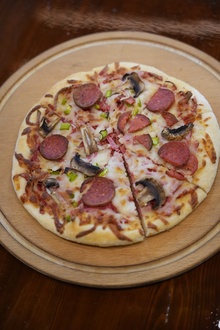 Özel Reyhan Karışık Pizza görseli
