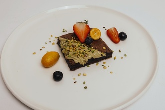 Beyaz Çikolalı Browni görseli