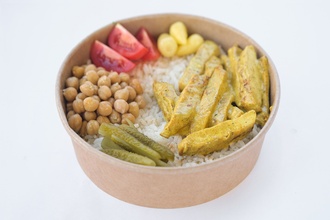 Köri Soslu Tavuklu Pilav Bowl görseli