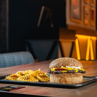 Jr. Truffled Cheeseburger görseli