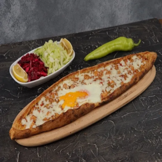 Tavuklu Yumurtalı Pide görseli