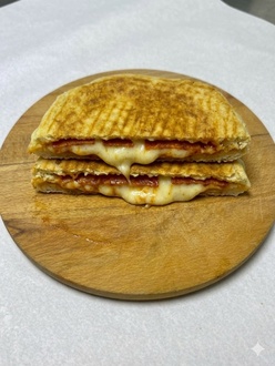 Sucuklu Bazlama Tost görseli