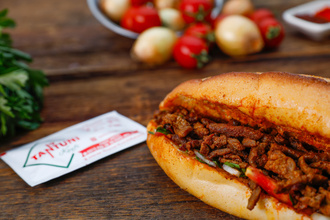 Ekmek Arası Kaşarlı Et Tantuni görseli