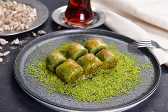 Fıstıklı Karışık Baklava (1 Kg.) görseli