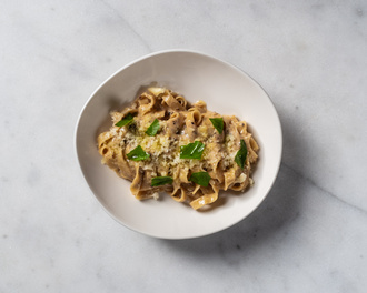 Cacio E Pepe Soslu Makarna görseli