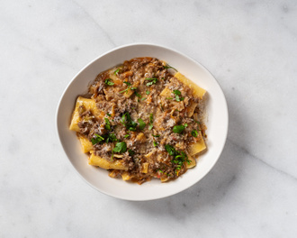 Ragu Soslu Makarna görseli