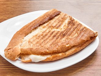 Yarım Ekmek Kaşarlı Tost görseli