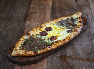 Fasuli Karışık Pide görseli