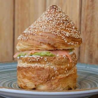 Roll'n Bun Füme Somon görseli