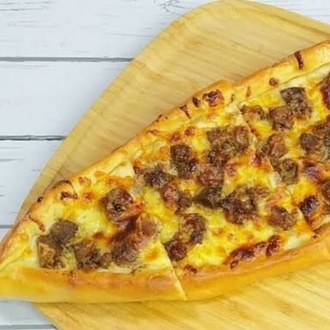 Kavurmalı Kaşarlı Pide görseli