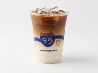 Iced Latte (14 Oz) görseli