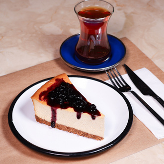 Siyez Bisküvili Şekersiz Aronyalı Cheesecake görseli