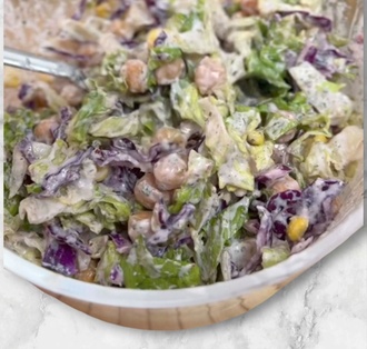 Nohutlu Doyurucu Salata görseli