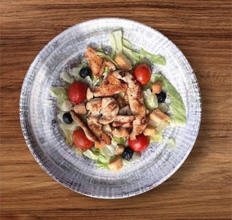 Soslu Tavuklu Salata görseli
