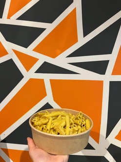 Köri Soslu Tavuklu Penne görseli