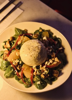 Semizotu Burrata Salatası görseli
