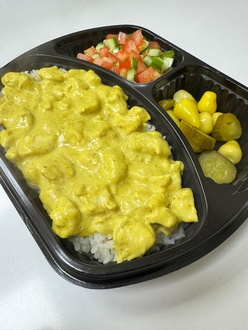 Kremalı Köri Soslu Tavuklu Pilav görseli
