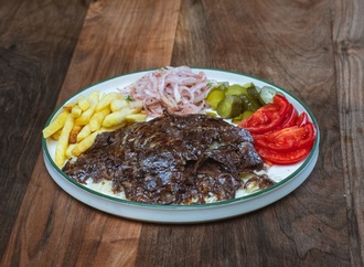 Yarım Porsiyon Pilav Üstü Et Döner görseli