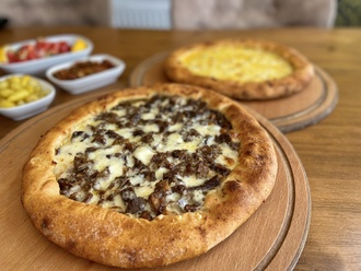 Kavurmalı Karadeniz Pidesi görseli