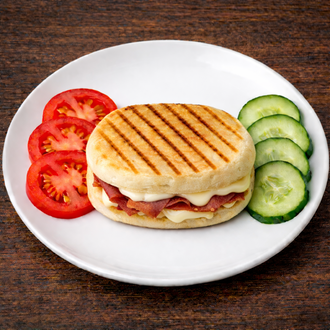 Kaşarlı Pastırmalı Bazlama Tost görseli