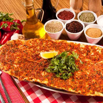 Lahmacun görseli