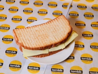 Ayvalık Ekmeğine Kaşarlı Tost görseli