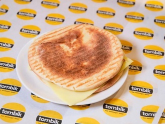 Bazlama Ekmeğine Beyaz Peynirli Tost görseli