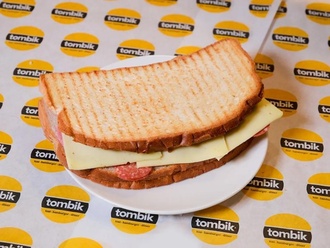 Ayvalık Ekmeğine Karışık Tost görseli