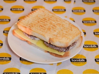 Kavurmalı Kaşarlı Tost görseli