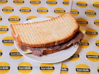 Ayvalık Ekmeğine Dilli Kaşarlı Tost görseli