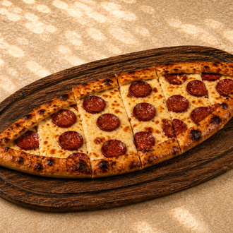 Kaşarlı Sucuklu Pide görseli