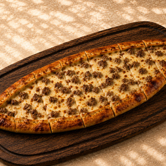 Kavurmalı Kaşarlı Pide görseli
