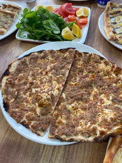 3'Lü Lahmacun + 1 Büyük Ayran(270 Ml) görseli