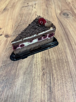 Kara Orman Meyveli Pasta görseli