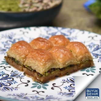 Fıstıklı Baklava (1 Kg) görseli