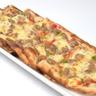 Kuşbaşılı Tel Peynirli Mantarlı Pide görseli