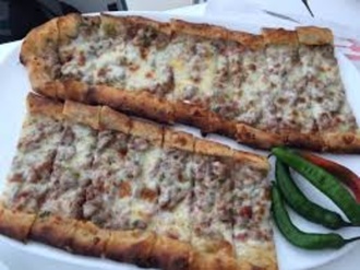 Kuşbaşılı Kaşarlı Pide görseli
