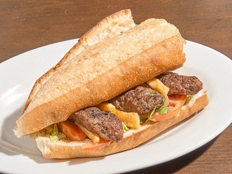 Yarım Ekmek Arası Köfte görseli