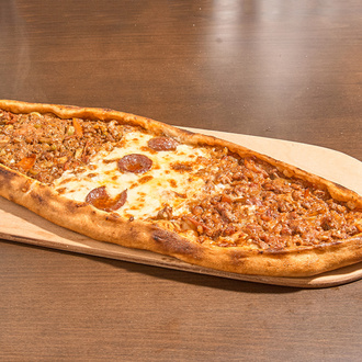 Karışık Pastırmalı Pide görseli