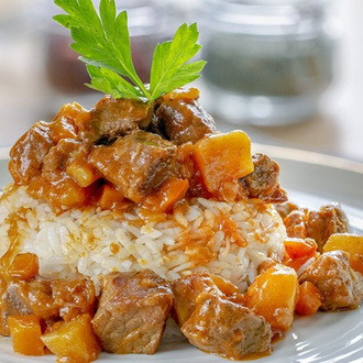 Pilav Üstü Tas Kebap görseli