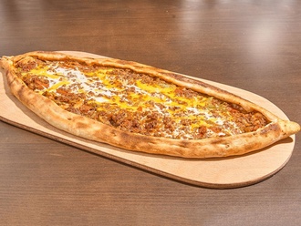 Kıymalı Yumurtalı Pide görseli