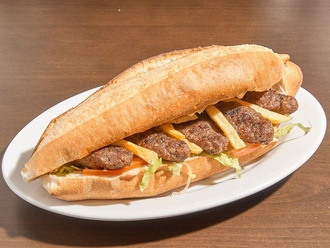 Tam Ekmek Arası Köfte görseli