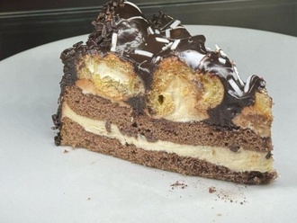 Siyah Profiterol Pasta görseli