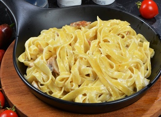 Fettuccine Alfredo görseli