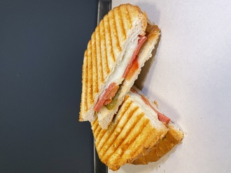 Kaşarlı Sucuklu Tost görseli
