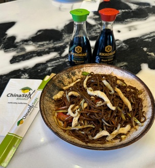 Teriyaki Soslu Tavuklu Soba Noodle görseli
