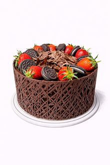 Oreolu Çilek Pasta (10 Kişilik) görseli