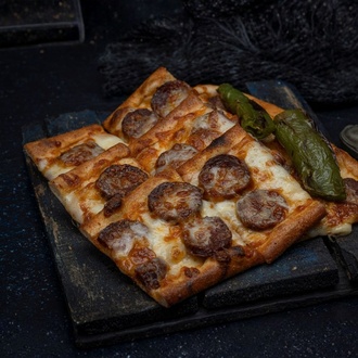 Sucuklu Kaşarlı Pide görseli