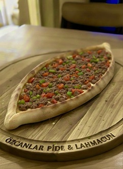 Kuşbaşılı Pide görseli
