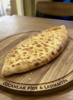 Kaşarlı Pide görseli